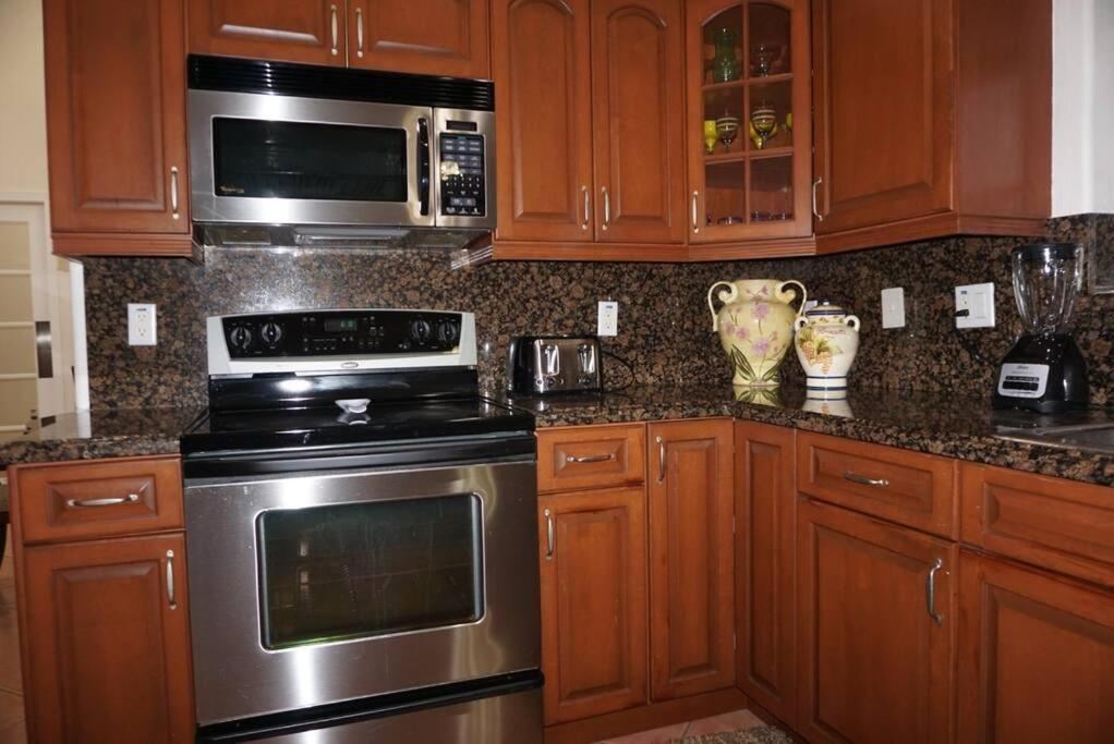 New Luxury Vacation Dream Rental- Sleeps 15! 迈阿密 外观 照片