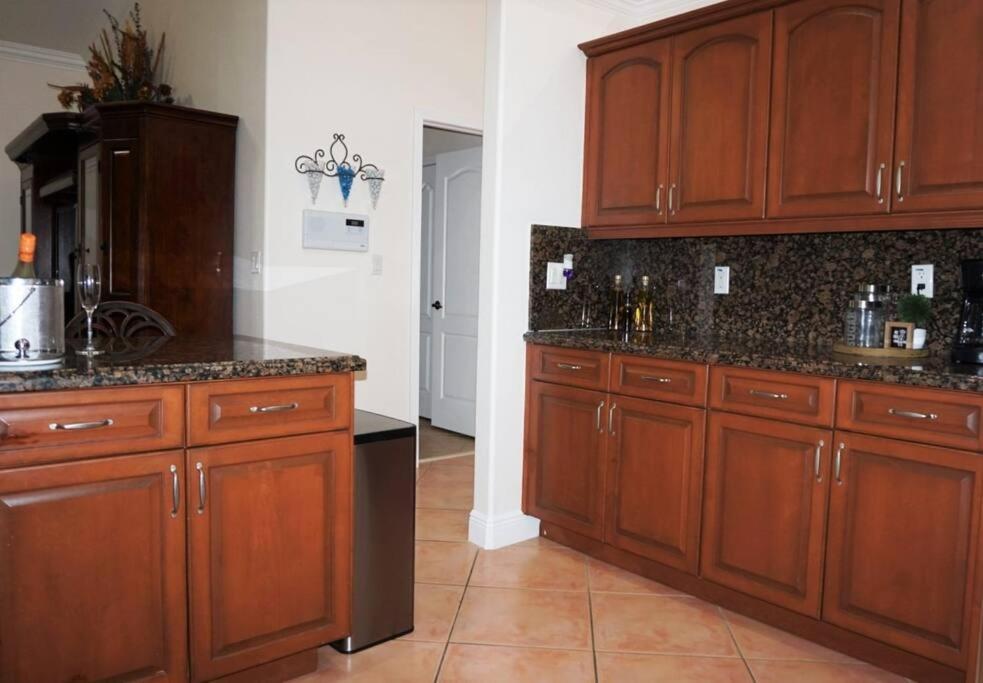 New Luxury Vacation Dream Rental- Sleeps 15! 迈阿密 外观 照片